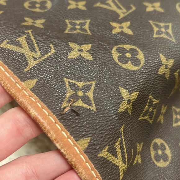 Louis Vuitton Garment Bag - Picture 10 of 13